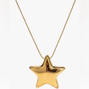 Gold Star Pendant Necklace